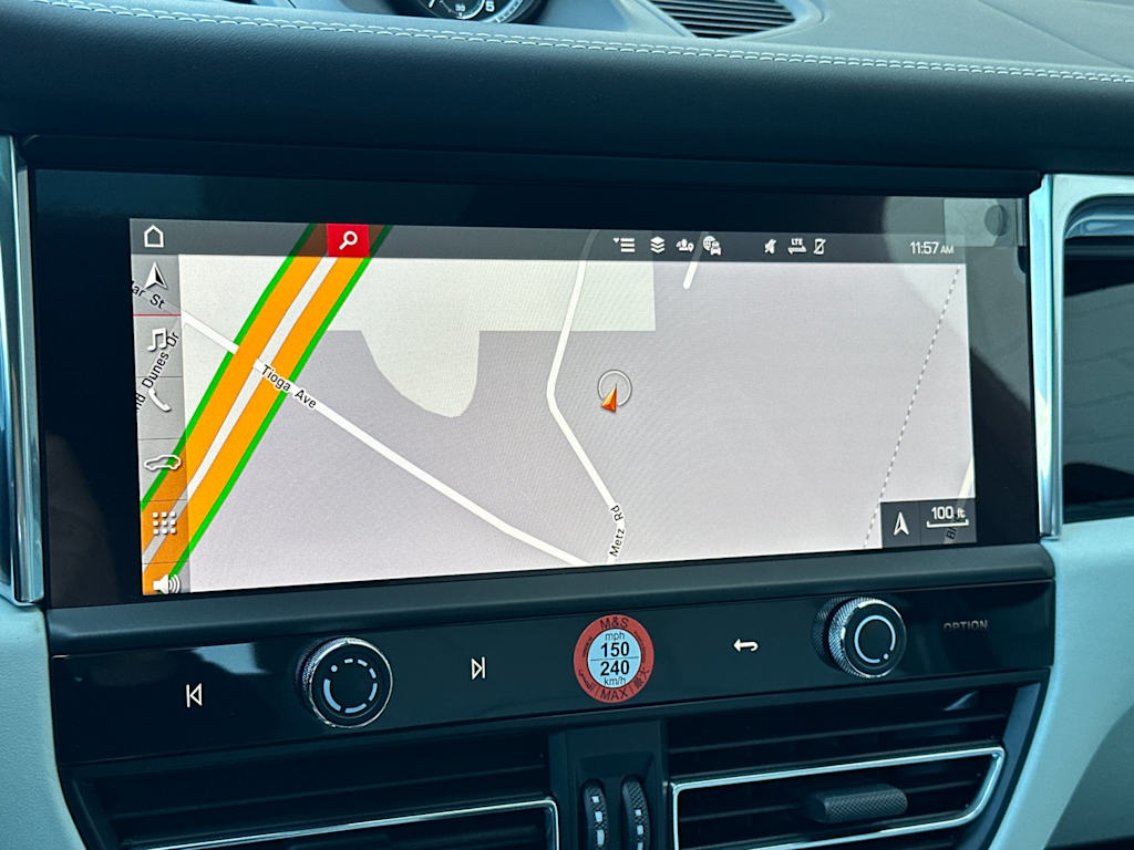 Thumbnail: 2025 Porsche Macan - 24