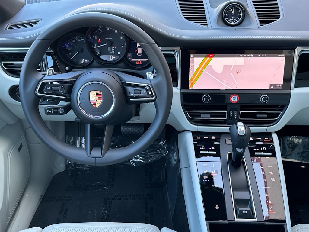 Thumbnail: 2025 Porsche Macan - 9