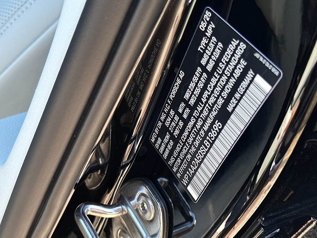 Thumbnail: 2025 Porsche Macan - 26