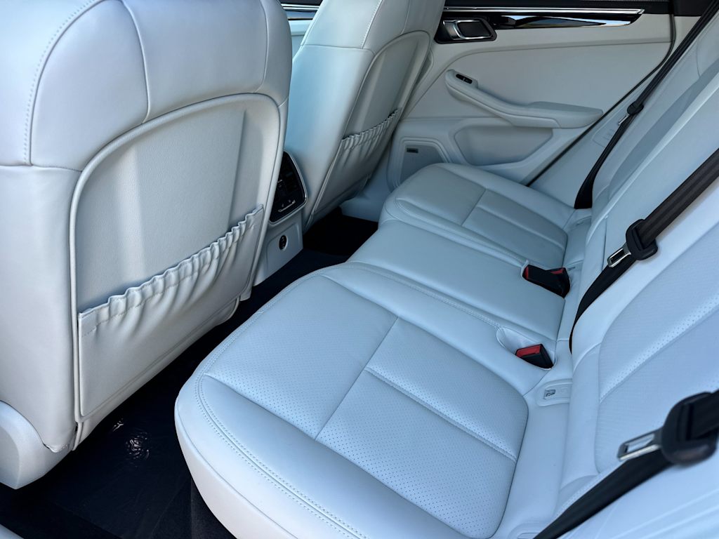 Thumbnail: 2025 Porsche Macan - 12