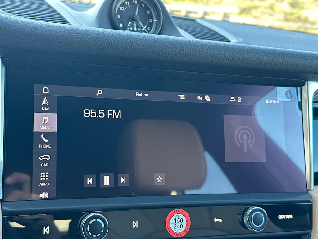 Thumbnail: 2026 Porsche Macan - 25