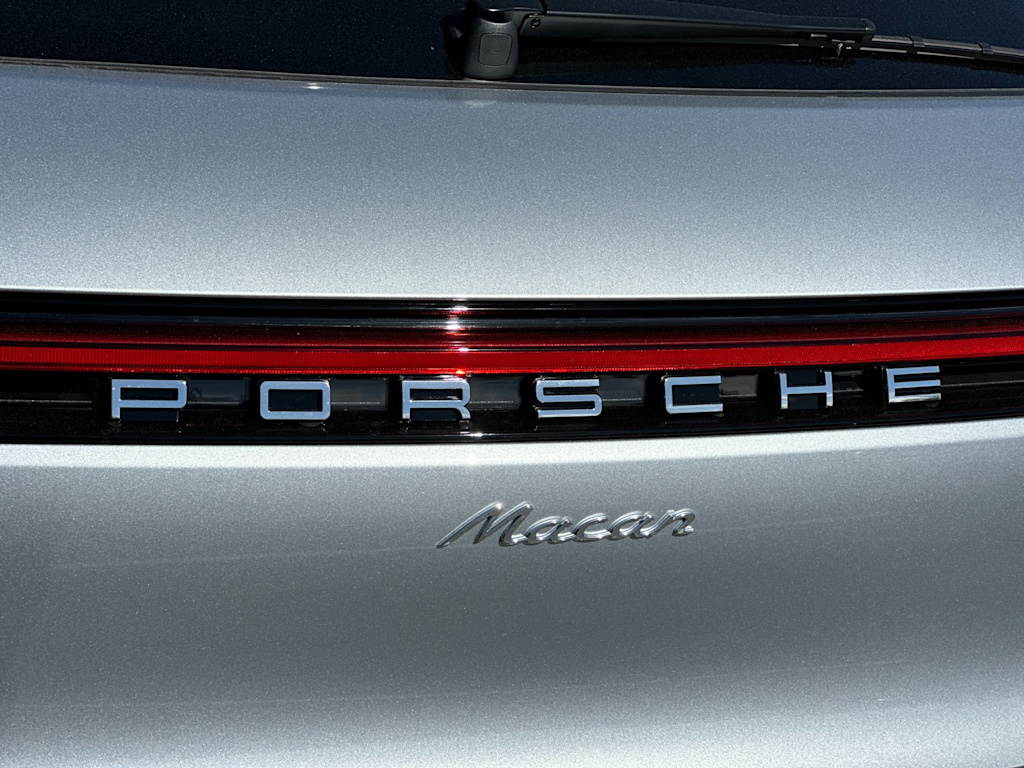 Thumbnail: 2026 Porsche Macan - 7