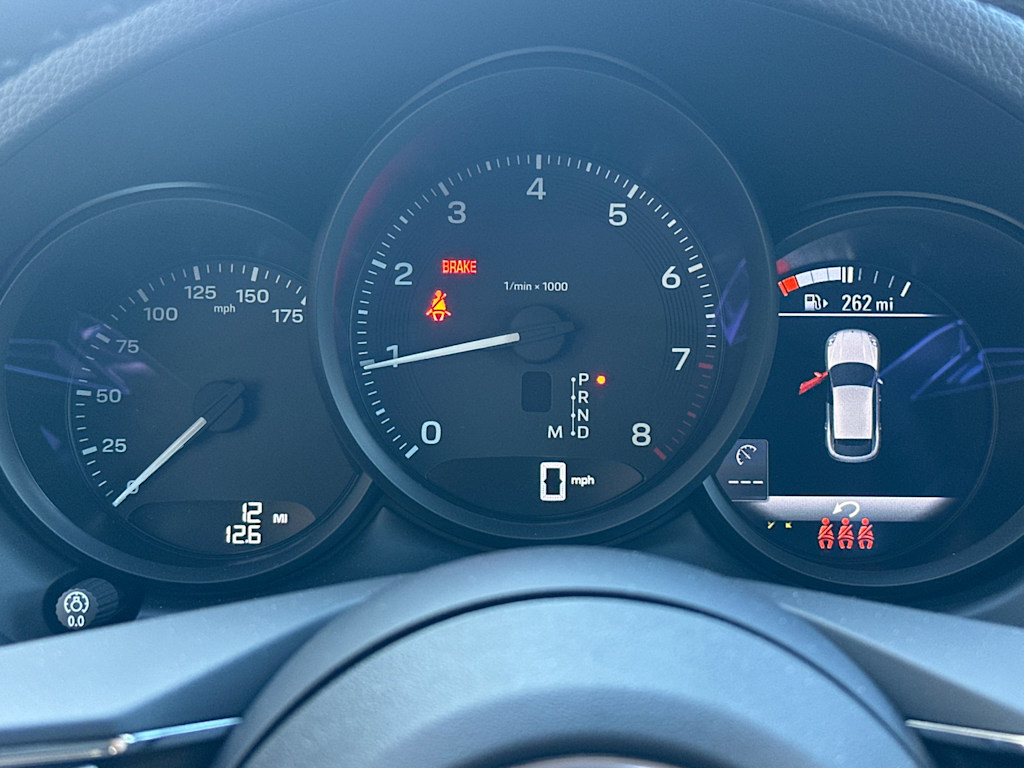 Thumbnail: 2026 Porsche Macan - 16