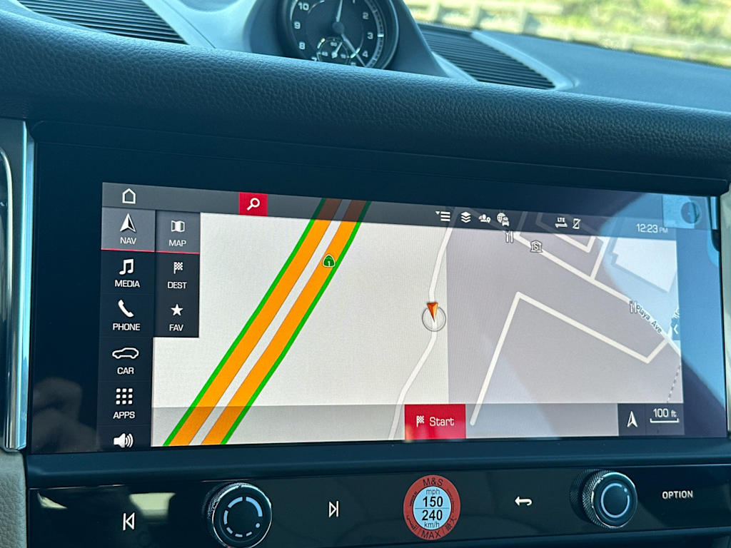 Thumbnail: 2026 Porsche Macan - 14