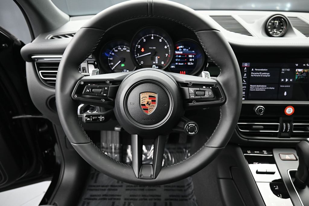 Thumbnail: 2026 Porsche Macan - 11