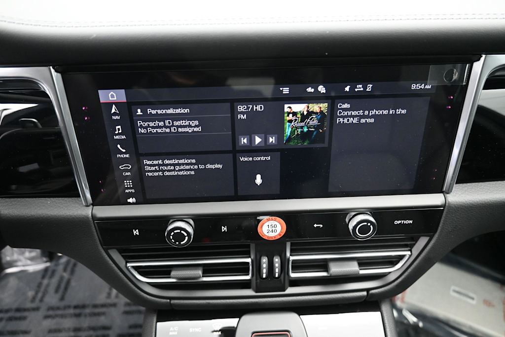 Thumbnail: 2026 Porsche Macan - 13
