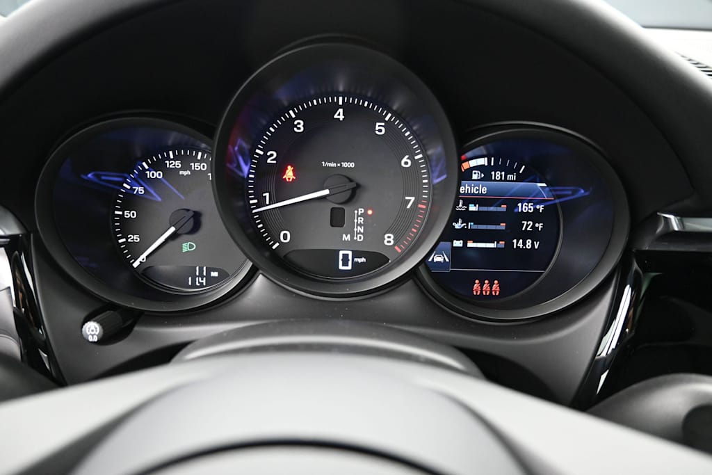 Thumbnail: 2026 Porsche Macan - 15
