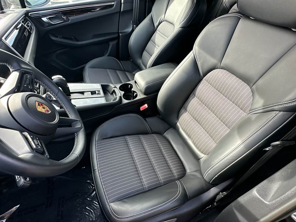 Thumbnail: 2024 Porsche Macan - 28