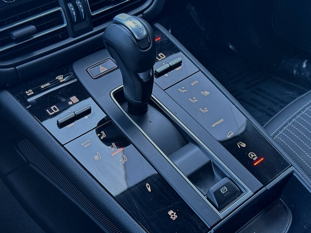 Thumbnail: 2024 Porsche Macan - 15