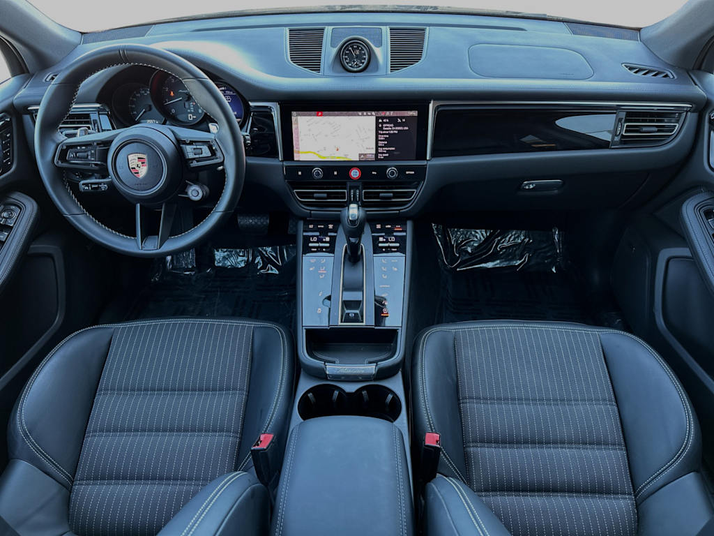 Thumbnail: 2024 Porsche Macan - 2