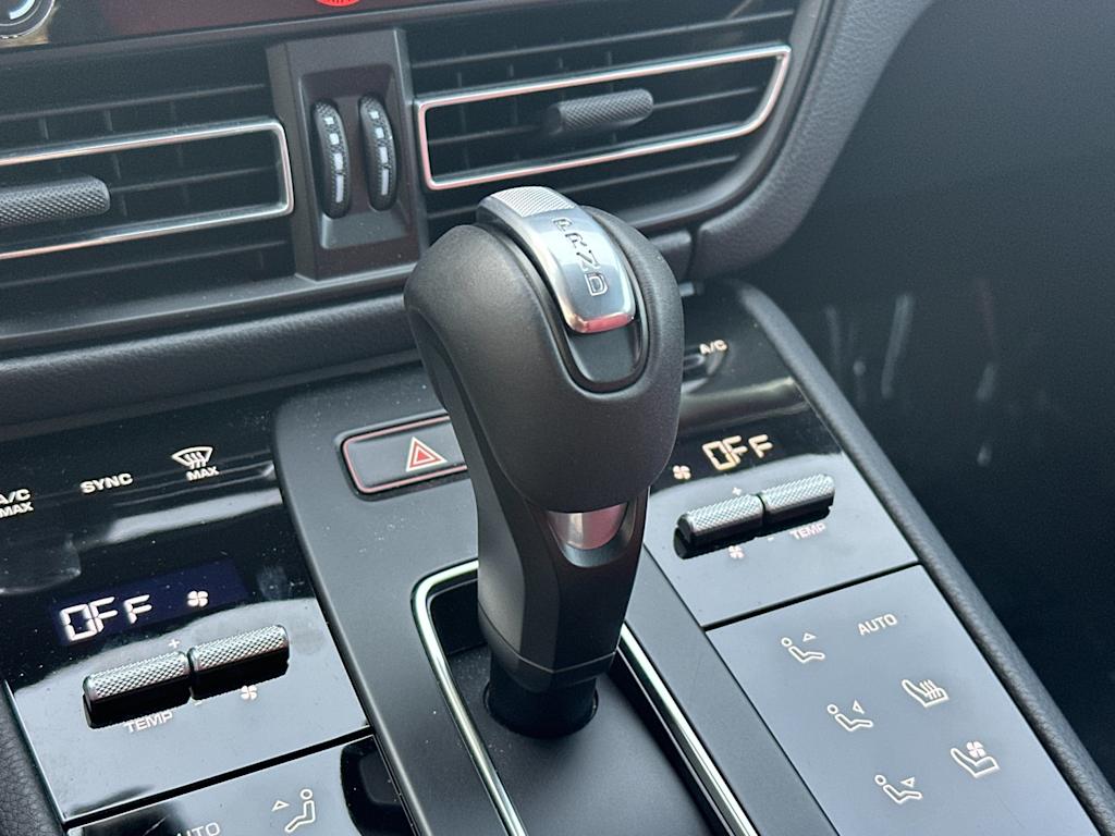 Thumbnail: 2025 Porsche Macan - 26