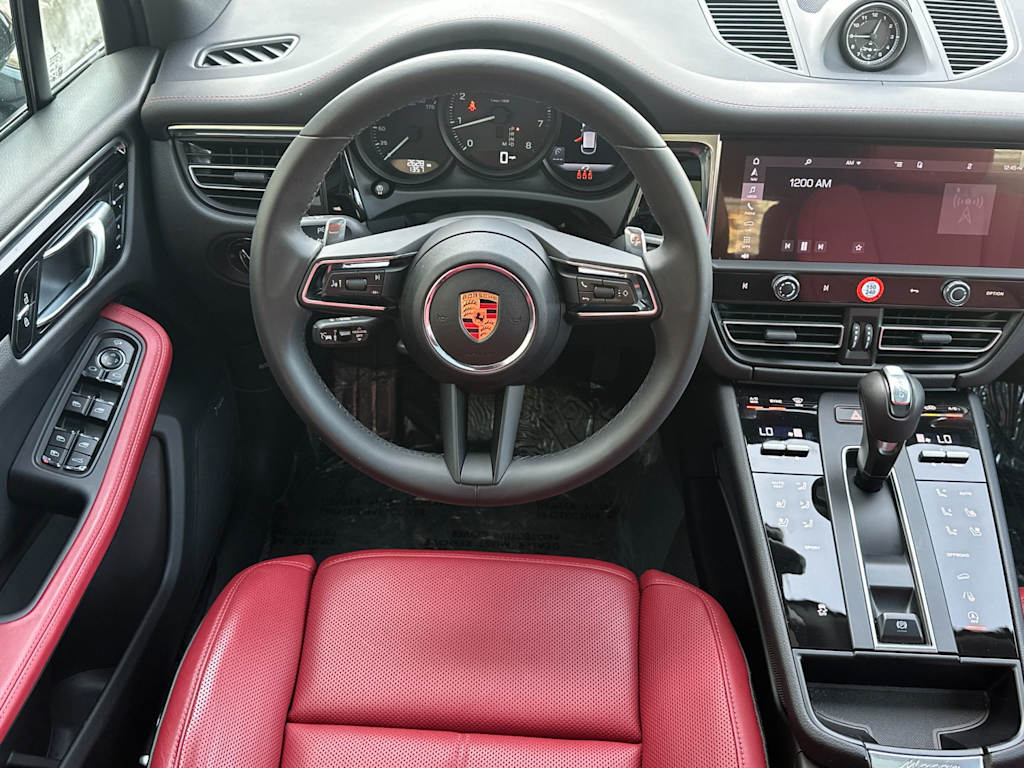 Thumbnail: 2025 Porsche Macan - 9