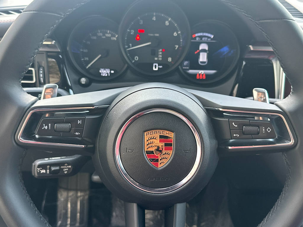 Thumbnail: 2025 Porsche Macan - 28