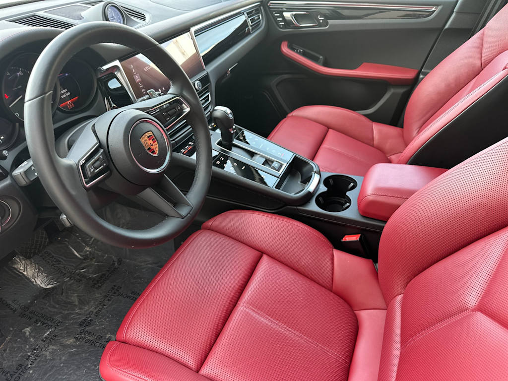 Thumbnail: 2025 Porsche Macan - 10