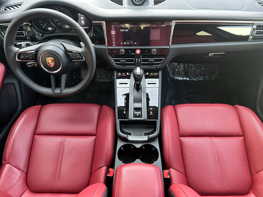 Thumbnail: 2025 Porsche Macan - 2