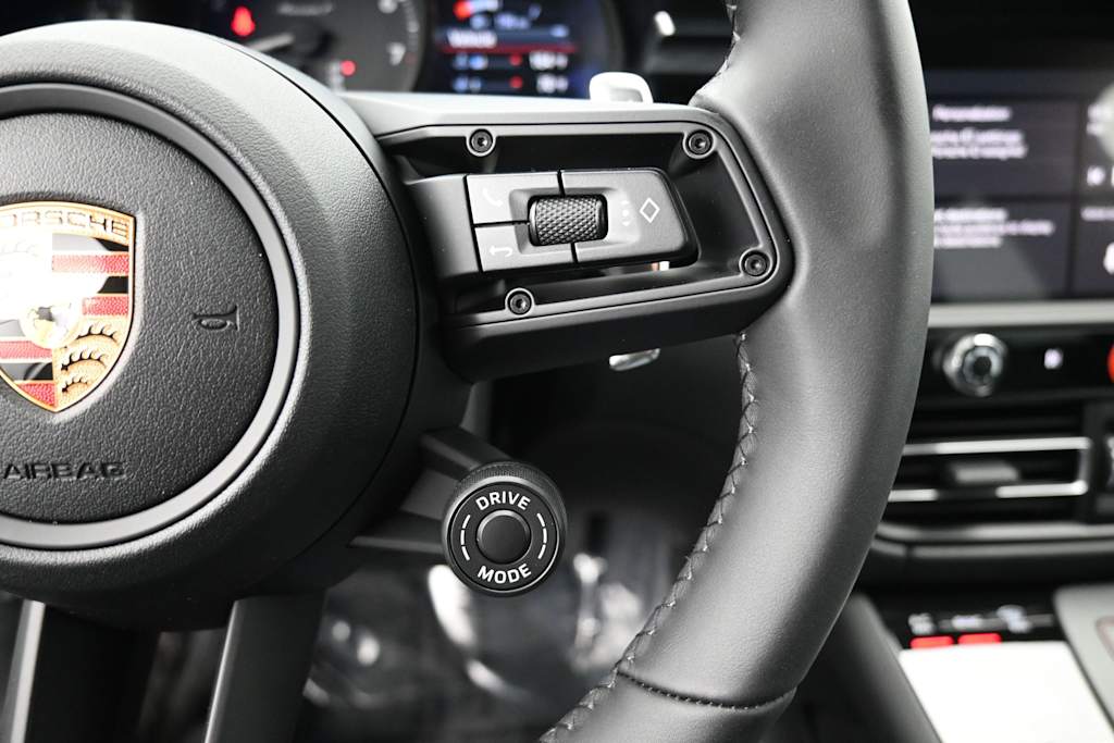 Thumbnail: 2026 Porsche Macan - 16