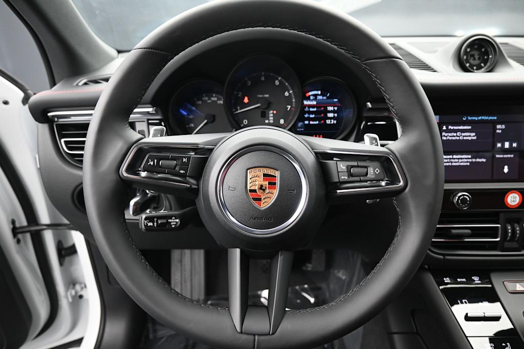 Thumbnail: 2026 Porsche Macan - 11