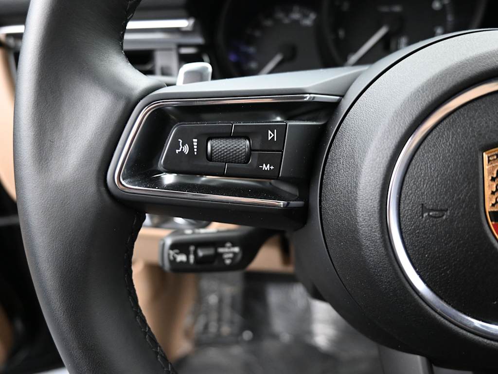 Thumbnail: 2025 Porsche Macan - 18