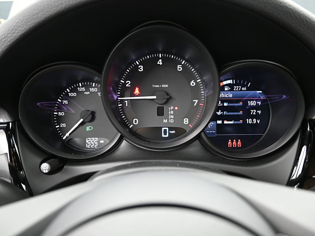 Thumbnail: 2025 Porsche Macan - 15