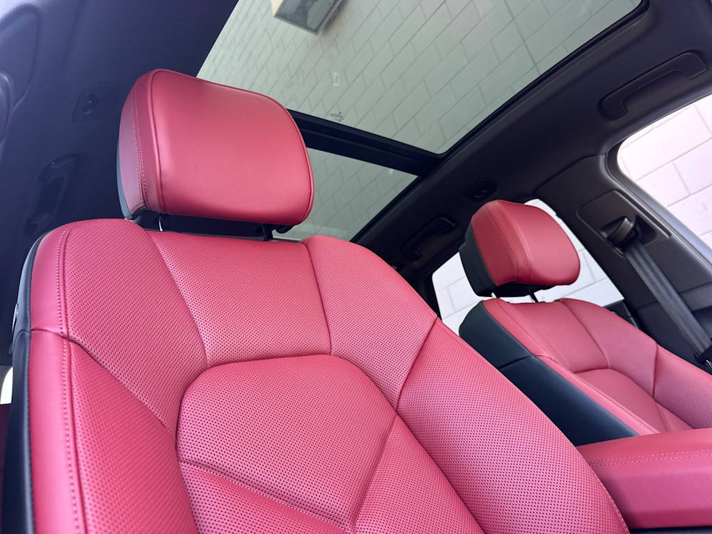 Thumbnail: 2025 Porsche Macan - 23