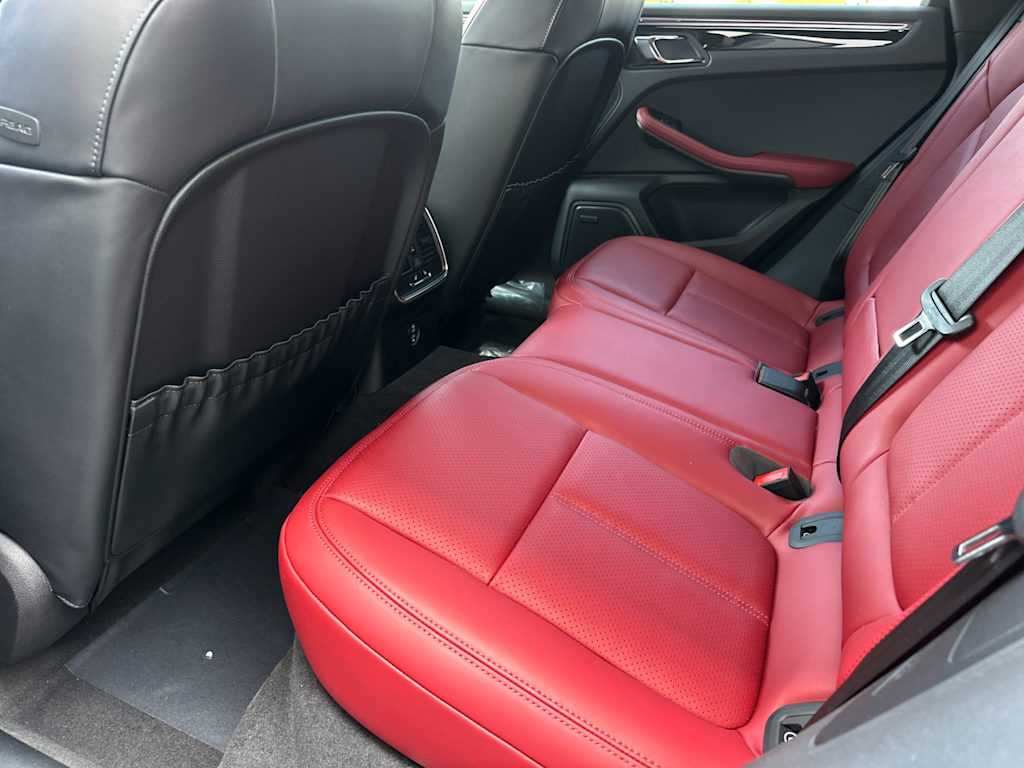 Thumbnail: 2025 Porsche Macan - 12