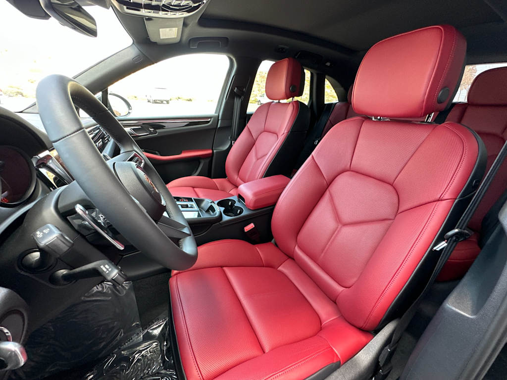 Thumbnail: 2025 Porsche Macan - 11