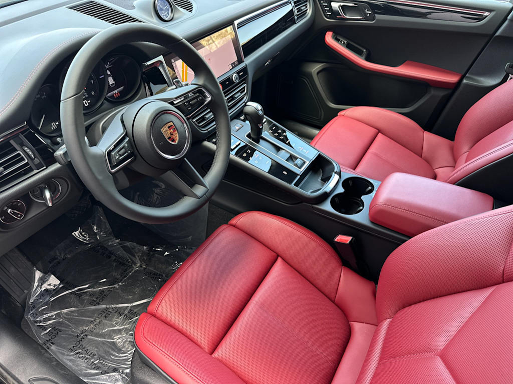 Thumbnail: 2025 Porsche Macan - 10