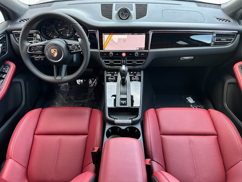 Thumbnail: 2025 Porsche Macan - 2