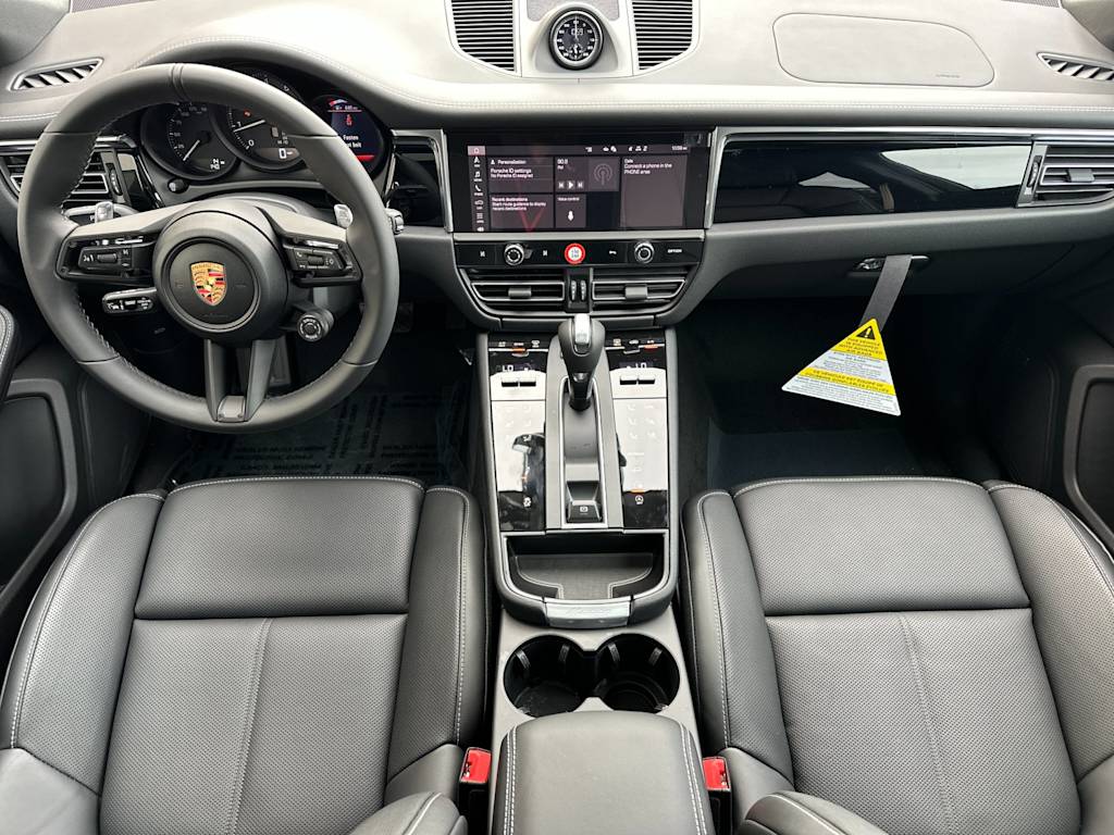 Thumbnail: 2026 Porsche Macan - 2