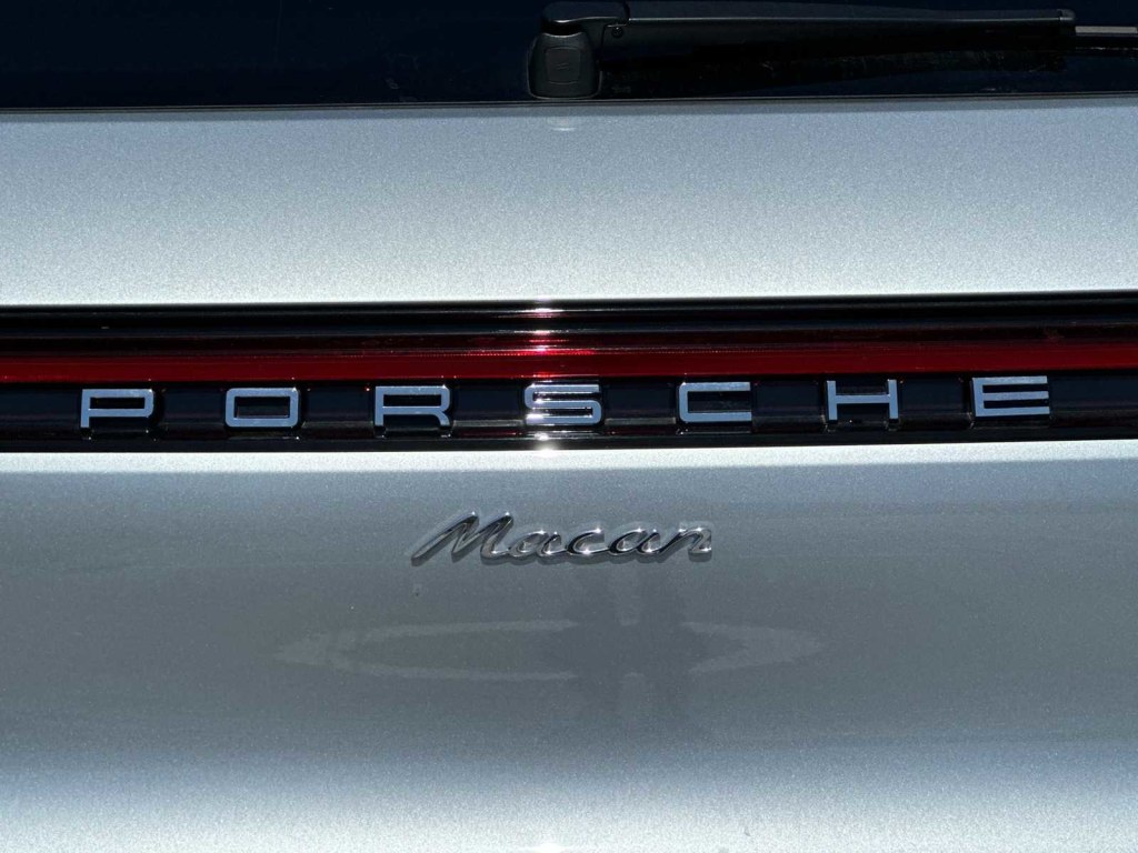 2024 Porsche Macan Base 7