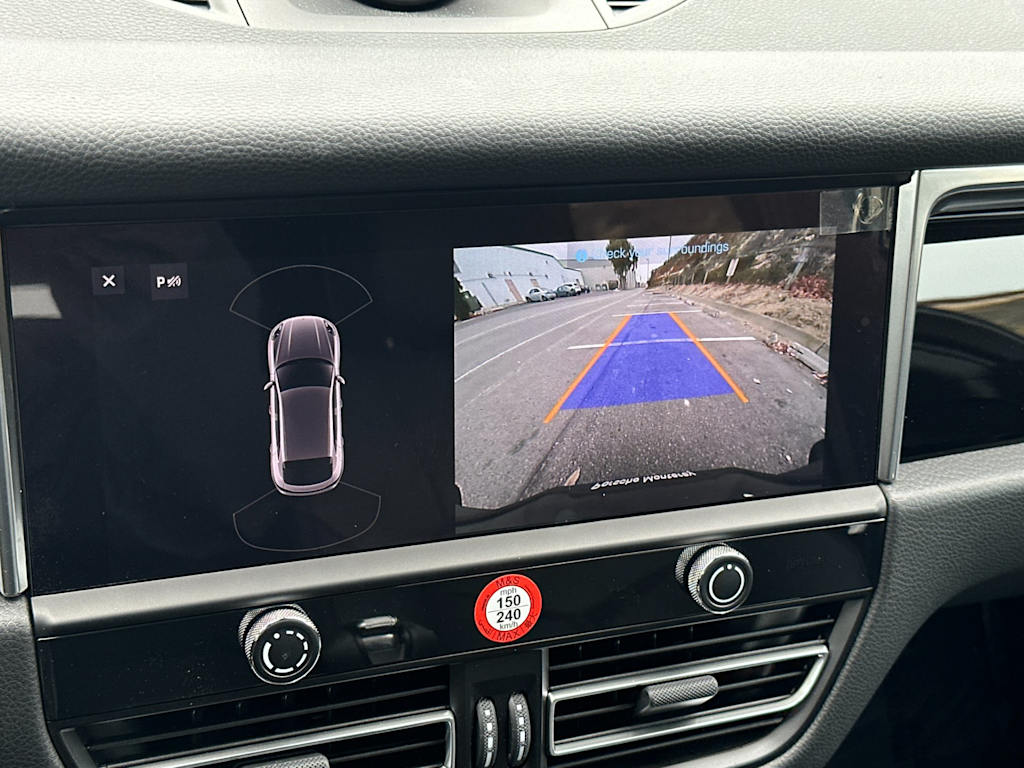 Thumbnail: 2025 Porsche Macan - 26