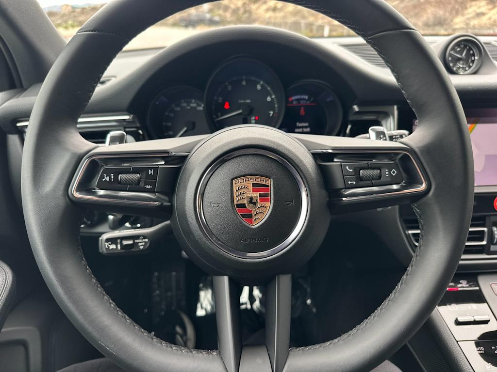 Thumbnail: 2025 Porsche Macan - 13