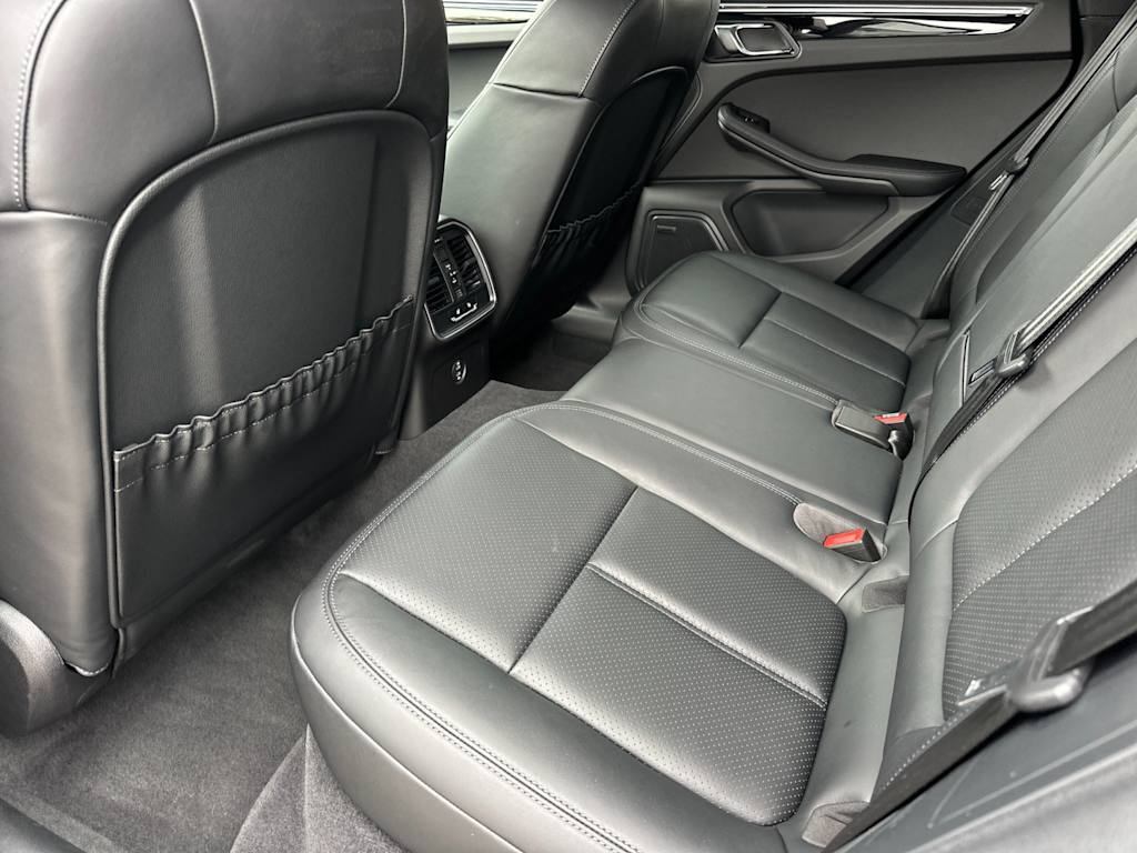 Thumbnail: 2025 Porsche Macan - 12