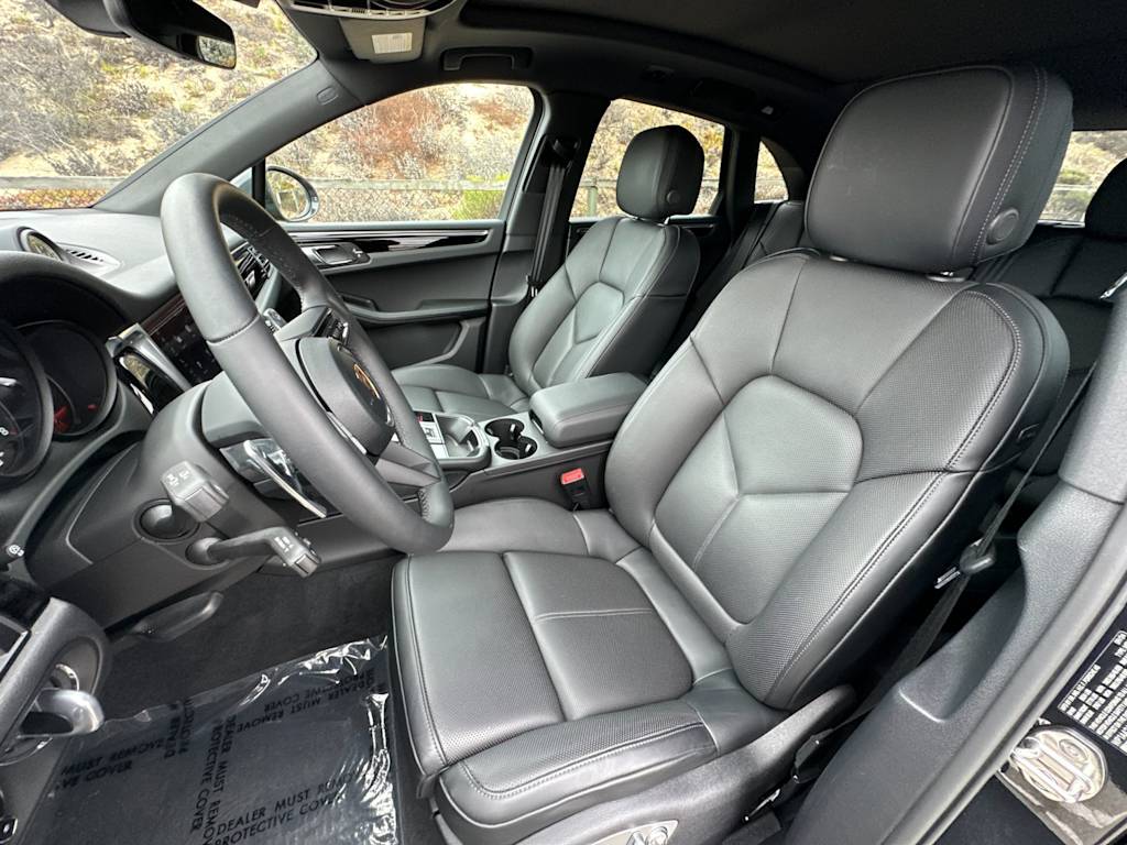 Thumbnail: 2025 Porsche Macan - 11