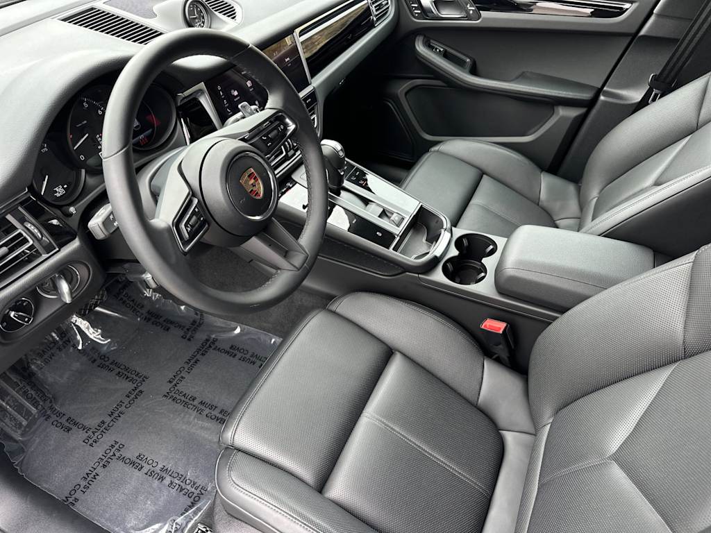 Thumbnail: 2025 Porsche Macan - 10
