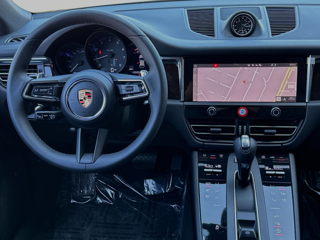 Thumbnail: 2024 Porsche Macan - 8