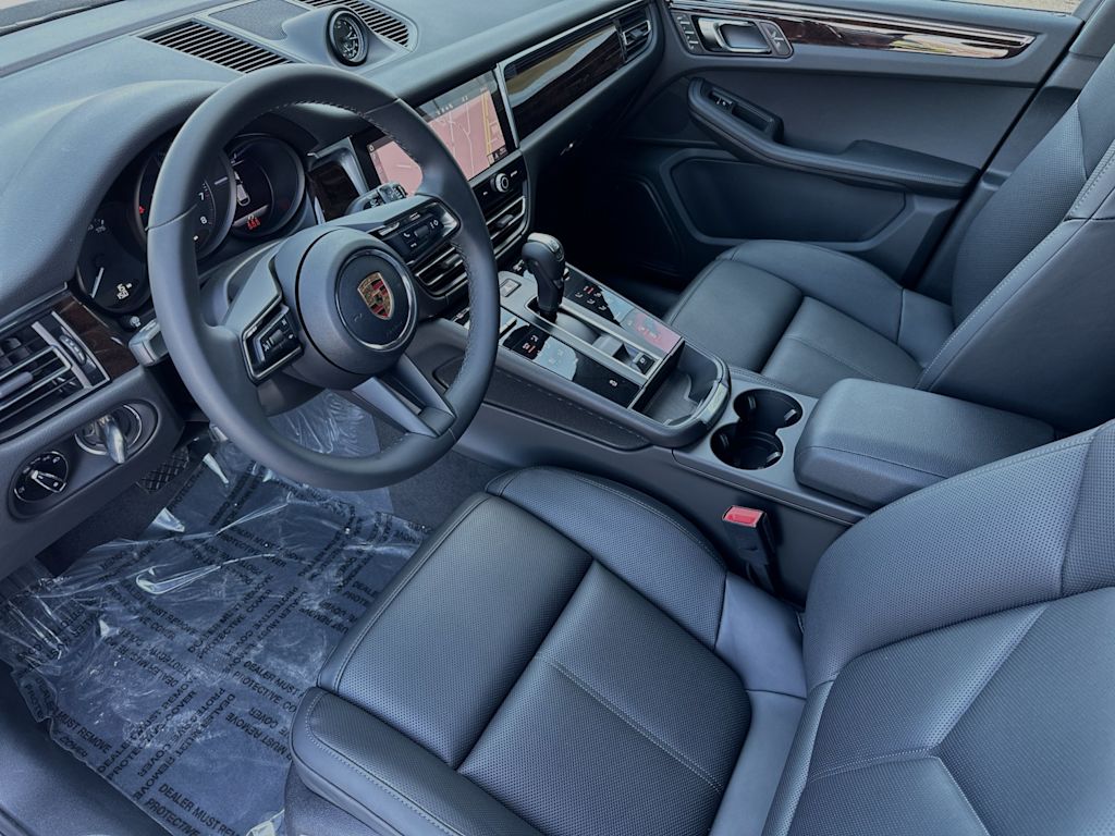 Thumbnail: 2024 Porsche Macan - 9