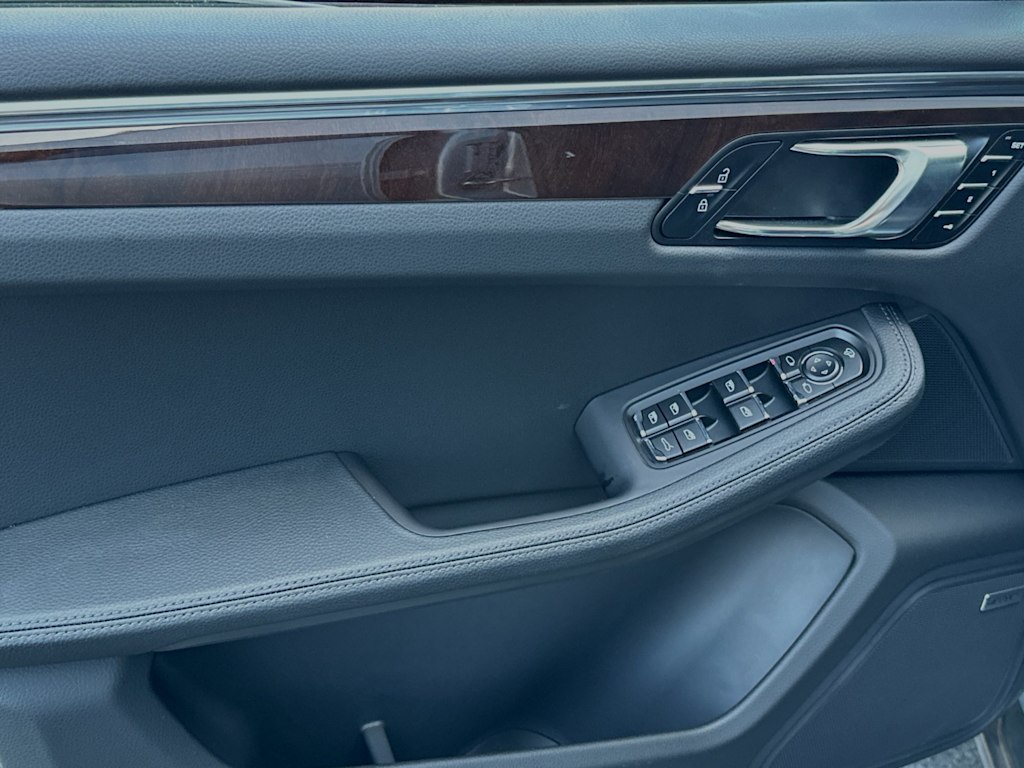 Thumbnail: 2024 Porsche Macan - 20