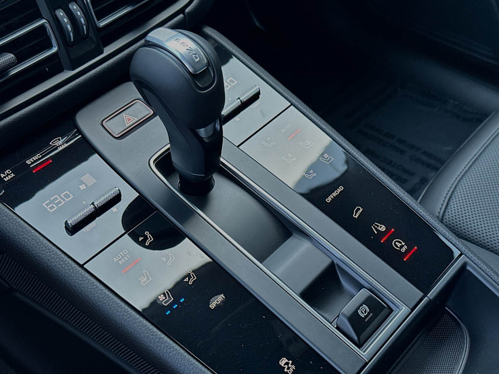 Thumbnail: 2024 Porsche Macan - 14