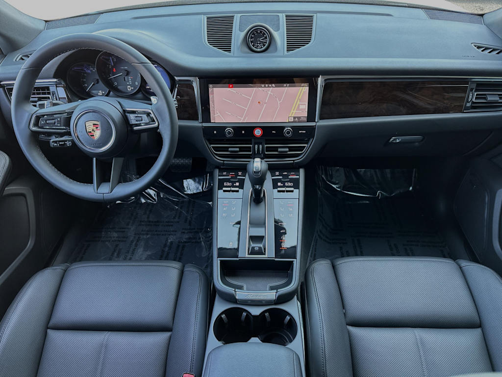 Thumbnail: 2024 Porsche Macan - 2