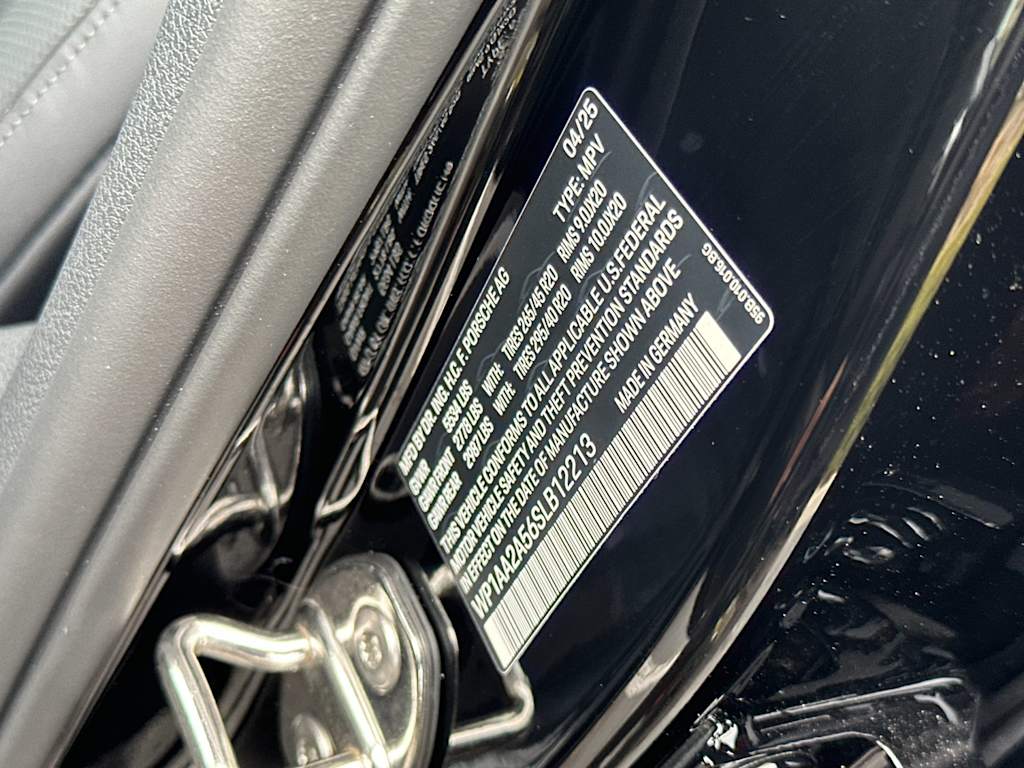 Thumbnail: 2025 Porsche Macan - 26