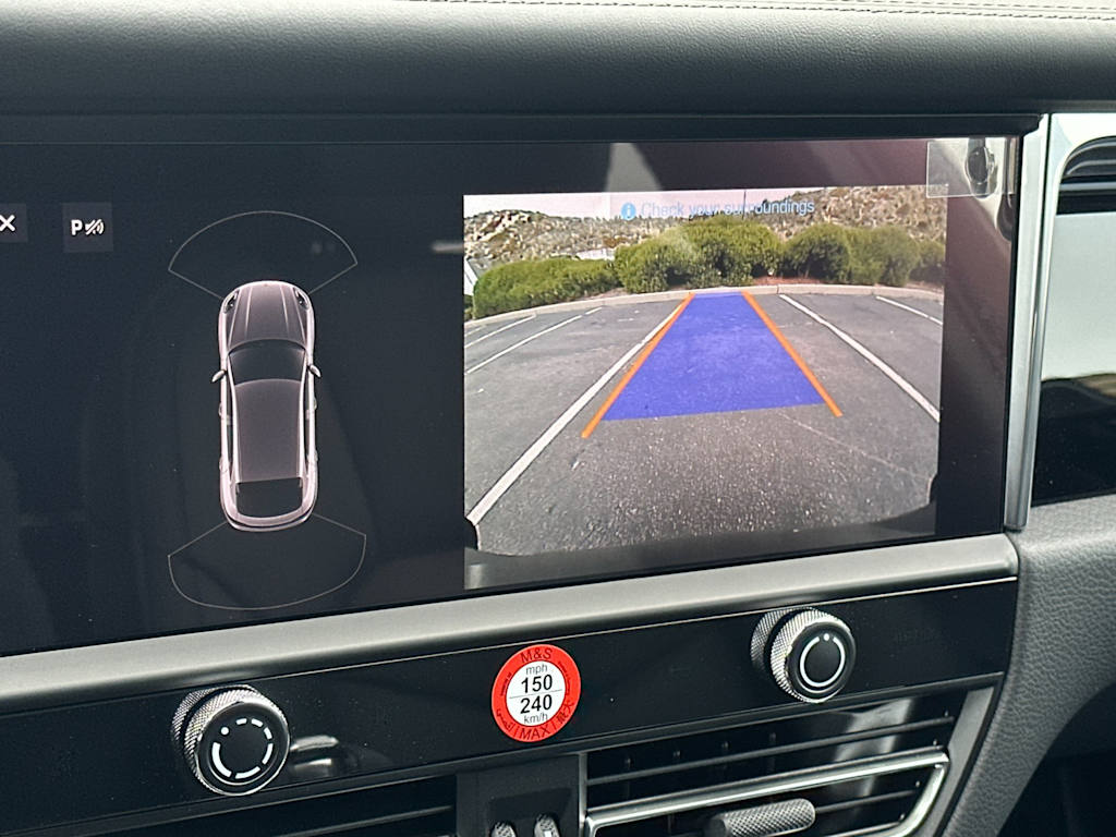 Thumbnail: 2025 Porsche Macan - 25