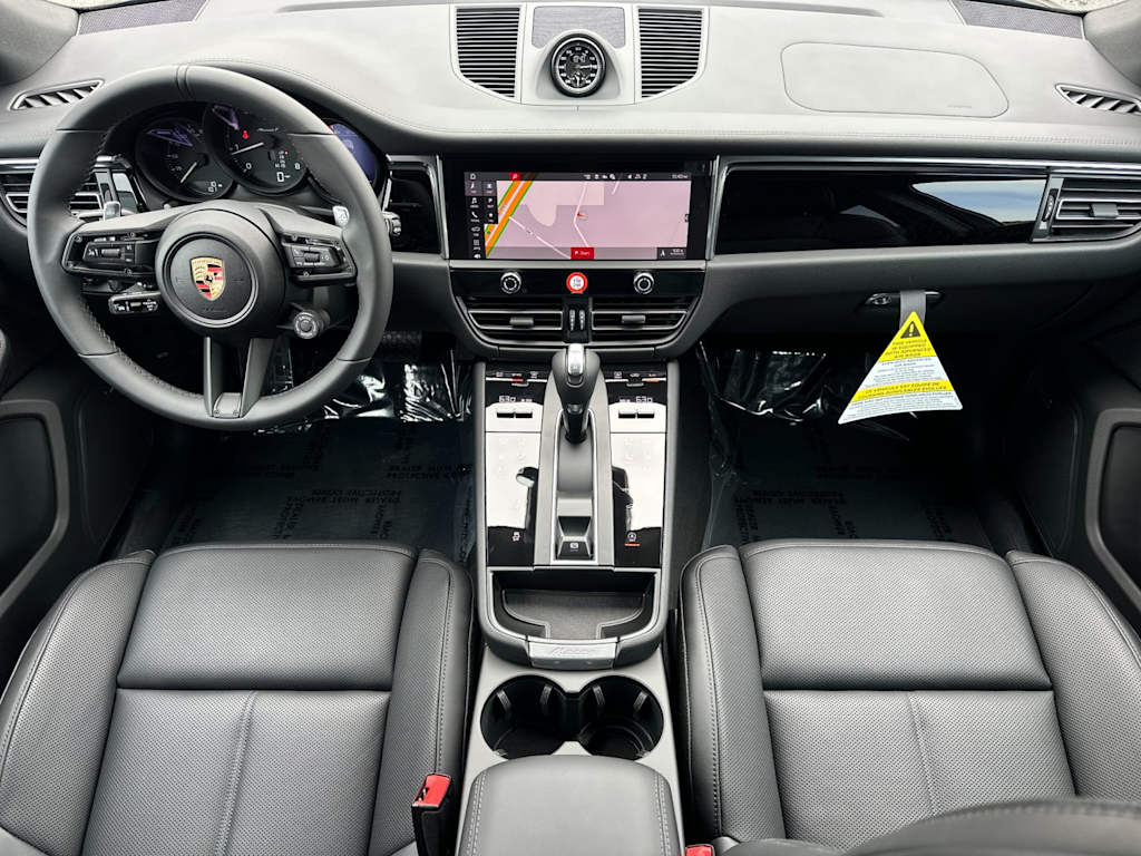 Thumbnail: 2025 Porsche Macan - 2