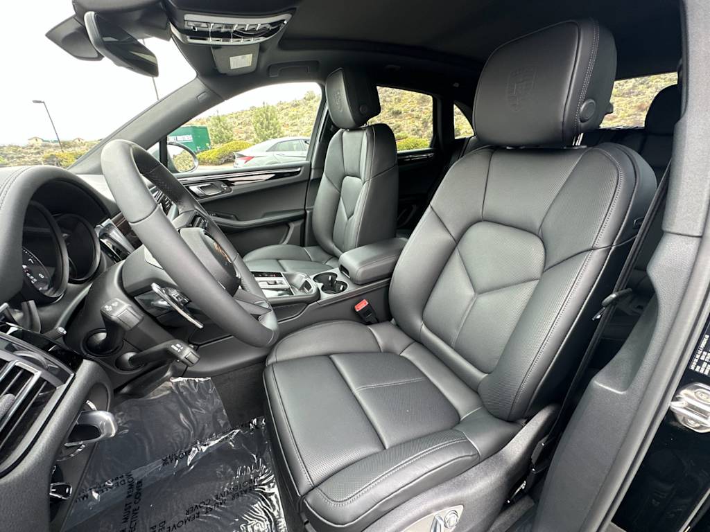 Thumbnail: 2025 Porsche Macan - 11