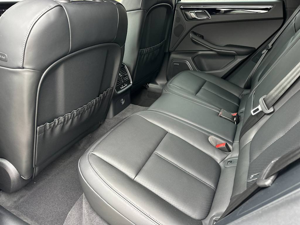 Thumbnail: 2025 Porsche Macan - 12