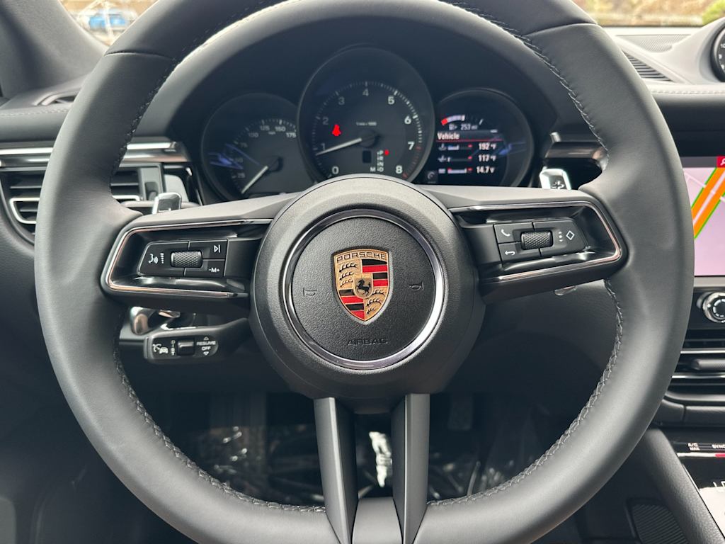 Thumbnail: 2025 Porsche Macan - 13