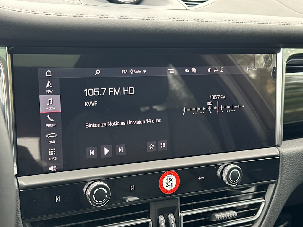 Thumbnail: 2025 Porsche Macan - 25