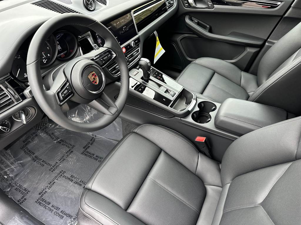 Thumbnail: 2025 Porsche Macan - 10