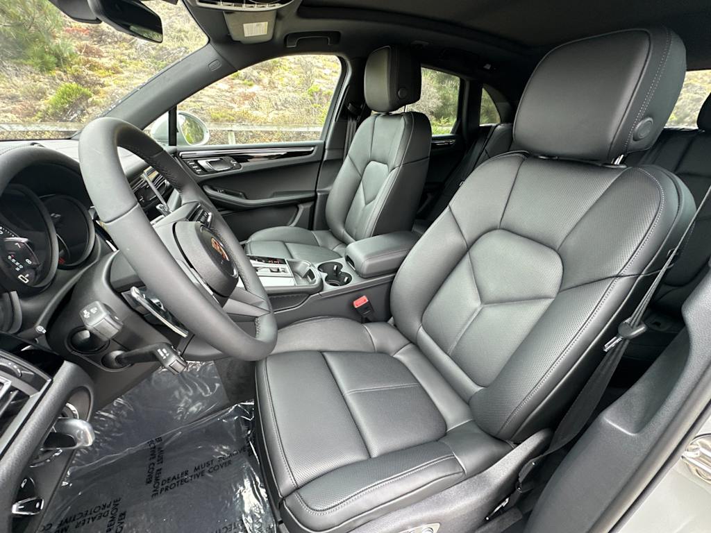 Thumbnail: 2025 Porsche Macan - 11