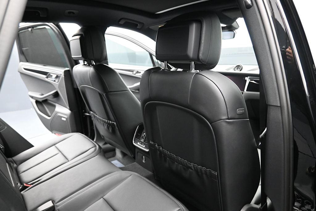 Thumbnail: 2026 Porsche Macan - 22